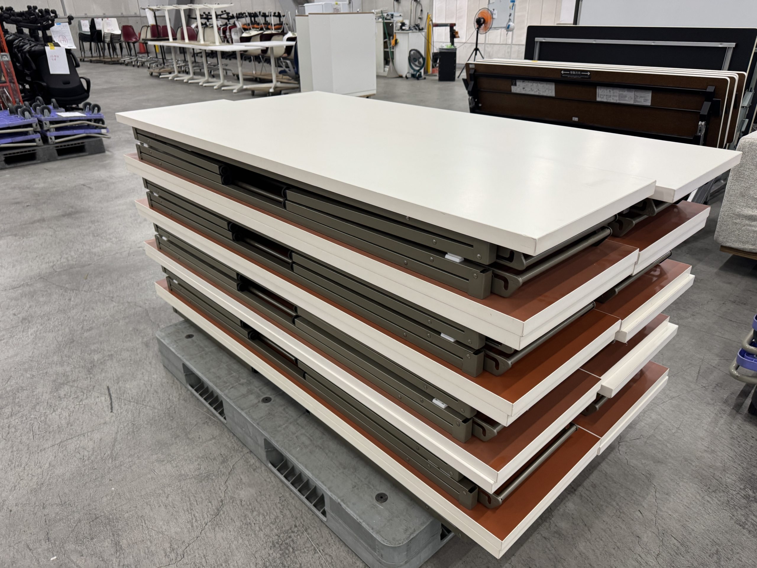 折りたたみテーブル